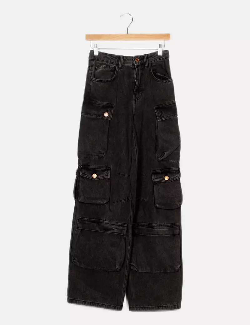 Bershka Pantalón denim negro cargo