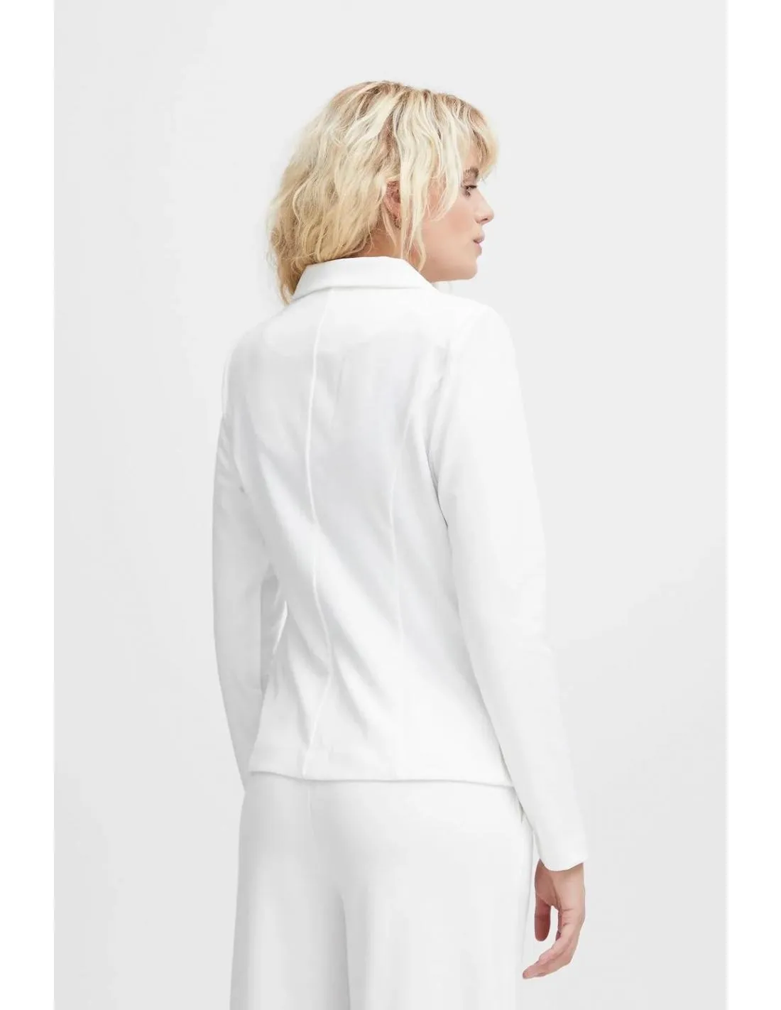 BLAZER CON BOTÓN BLANCO ICHI KATE
