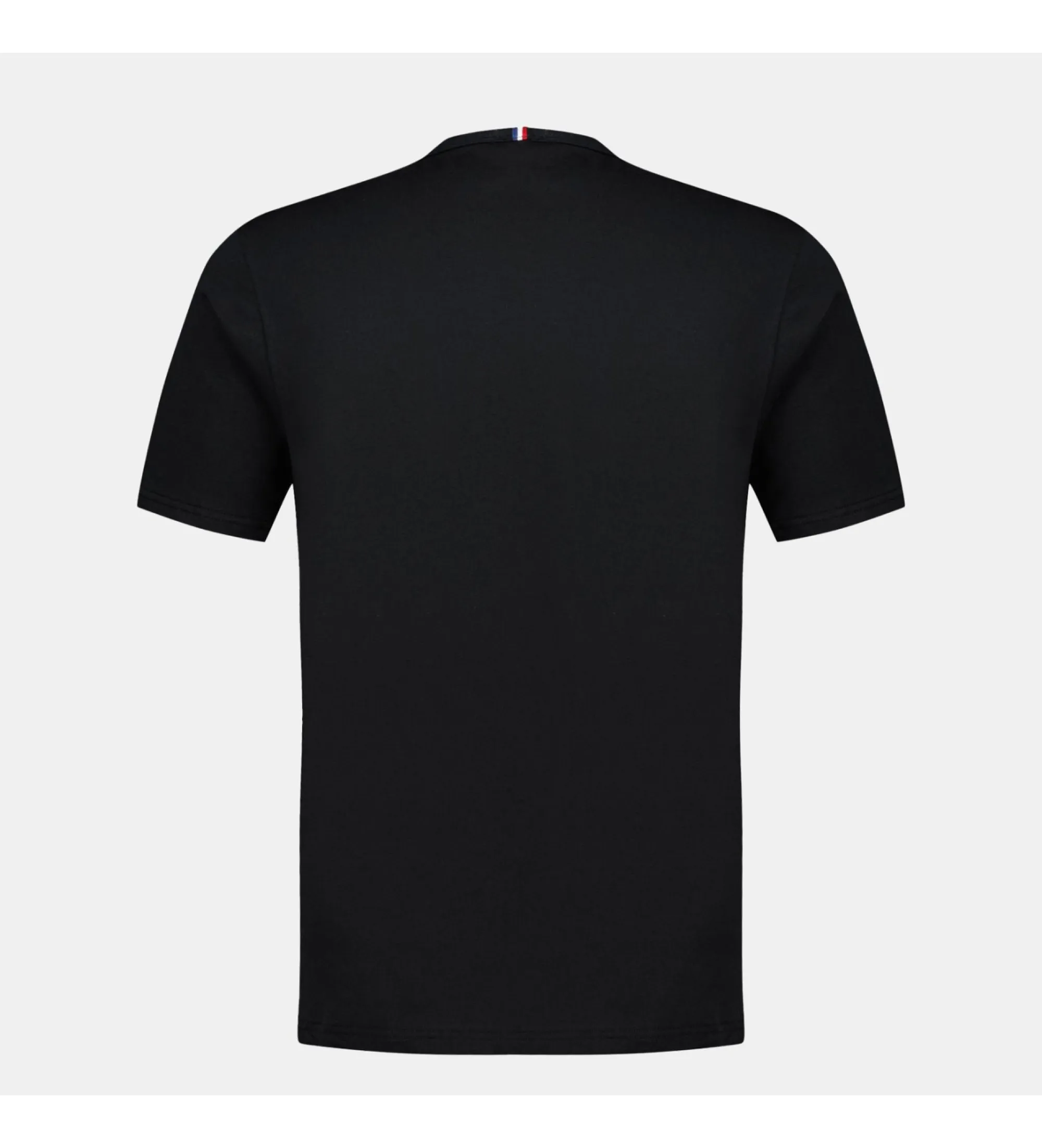 Camiseta Essentiels negro